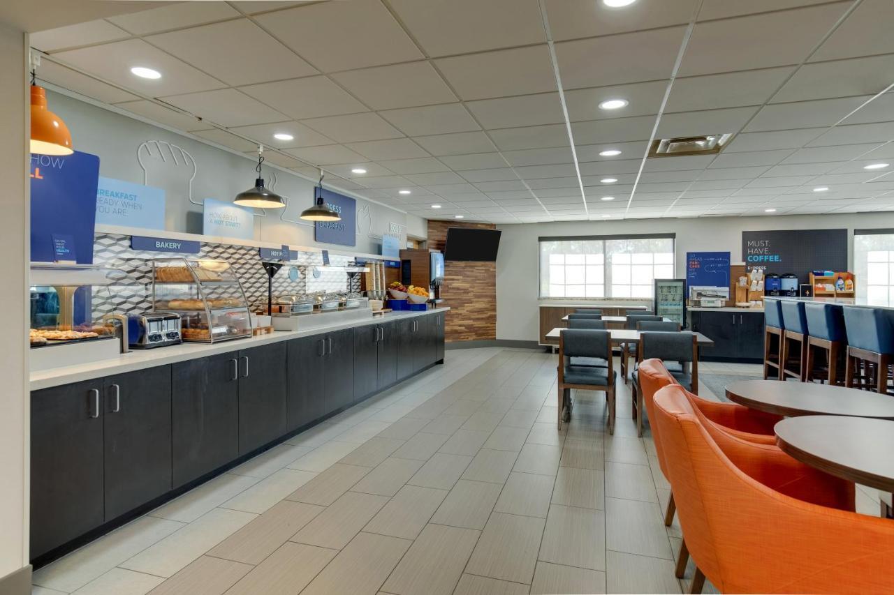 Holiday Inn Express I-95 Capitol Beltway - Largo By Ihg Экстерьер фото